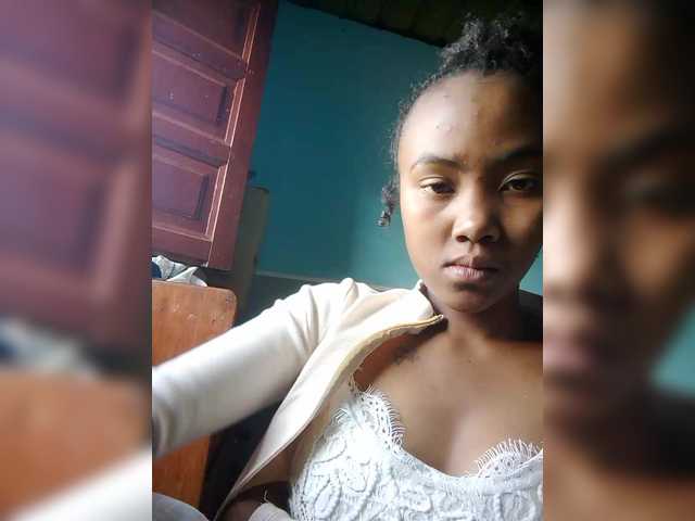 Stella11's BongaCams show and profile