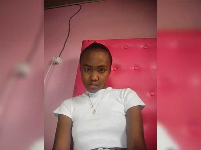 Stella11's BongaCams show and profile