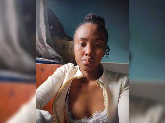 Stella11's BongaCams show and profile