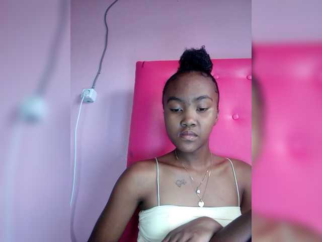 Stella11's BongaCams show and profile