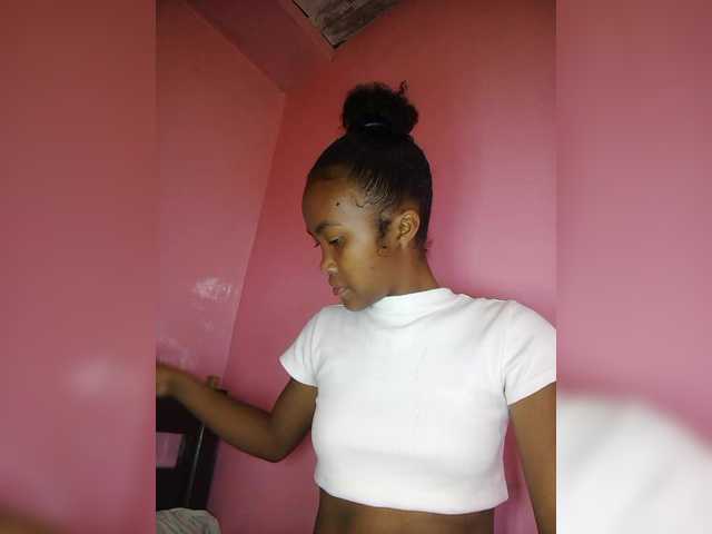 Stella11's BongaCams show and profile