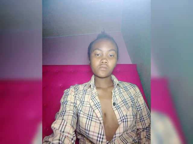 Stella11's BongaCams show and profile