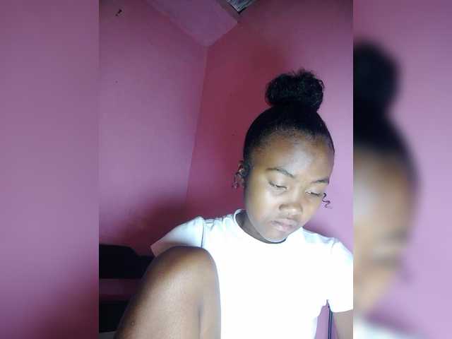 Stella11's BongaCams show and profile