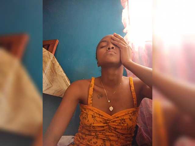 Stella11's BongaCams show and profile