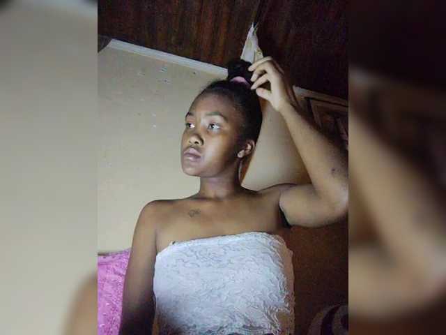 Stella11's BongaCams show and profile