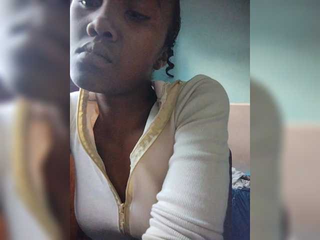 Stella11's BongaCams show and profile