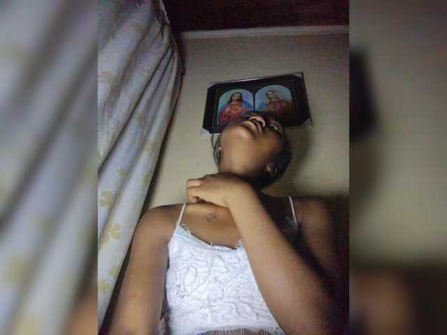 Stella11's BongaCams show and profile