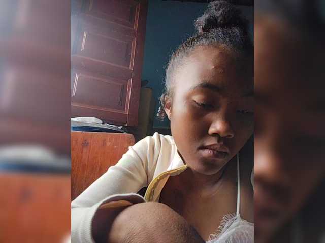 Stella11's BongaCams show and profile