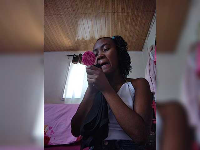 Stella11's BongaCams show and profile