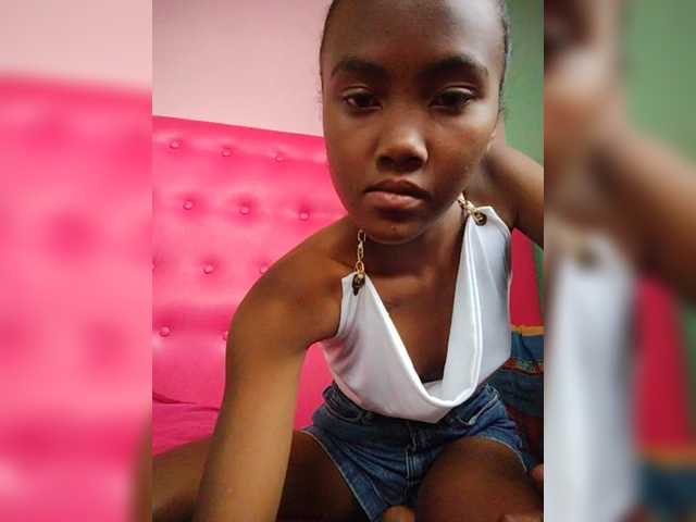 Stella11's BongaCams show and profile