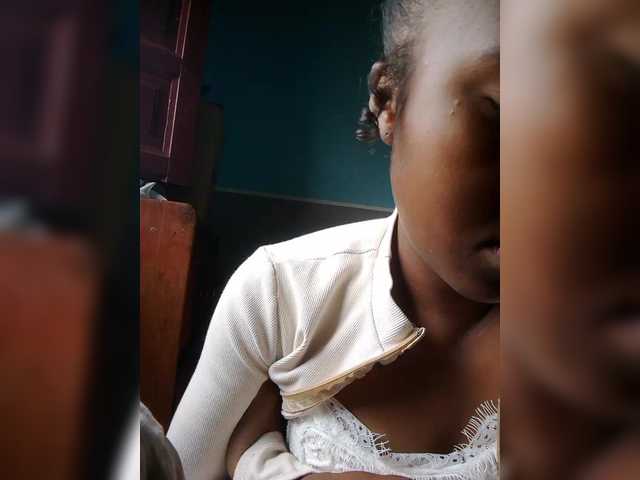 Stella11's BongaCams show and profile