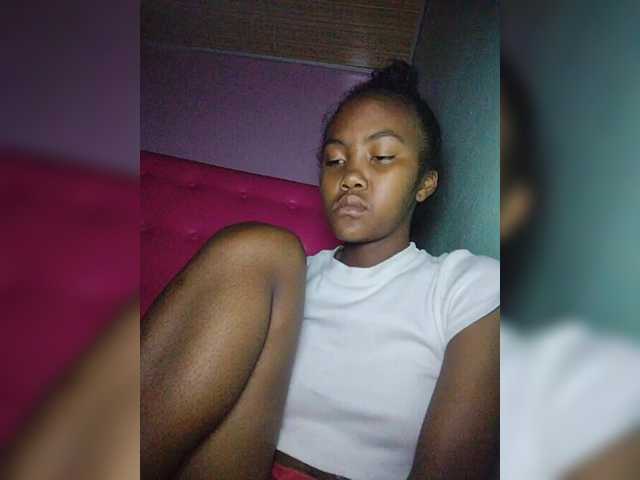 Stella11's BongaCams show and profile