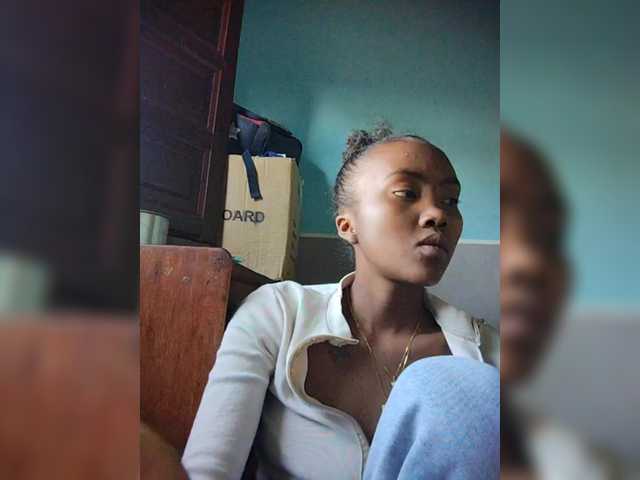 Stella11's BongaCams show and profile