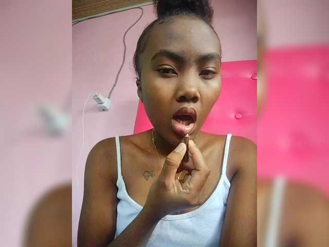 Stella11's BongaCams show and profile