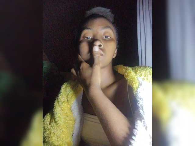 Stella11's BongaCams show and profile