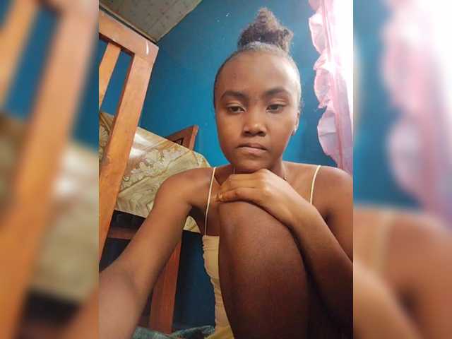 Stella11's BongaCams show and profile