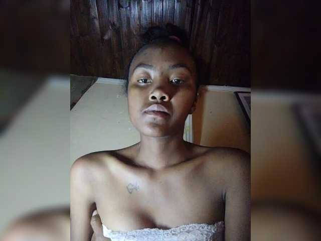 Stella11's BongaCams show and profile