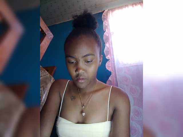 Stella11's BongaCams show and profile