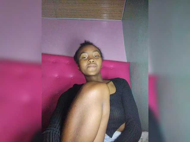 Stella11's BongaCams show and profile