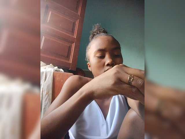 Stella11's BongaCams show and profile