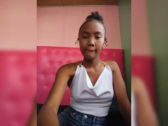 Stella11's BongaCams show and profile