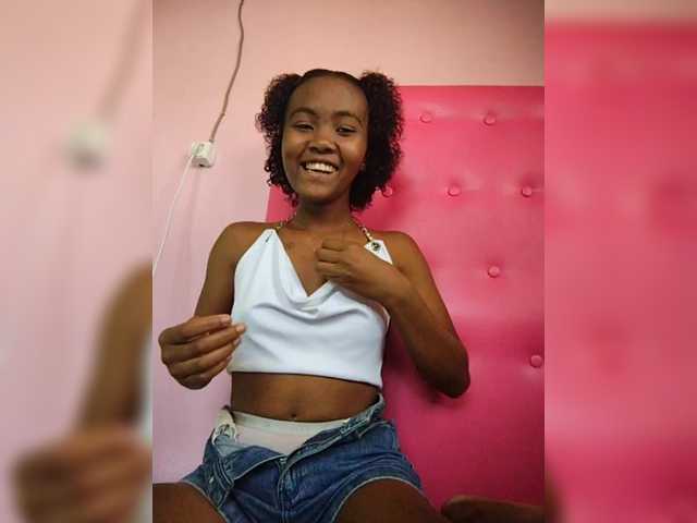 Stella11's BongaCams show and profile