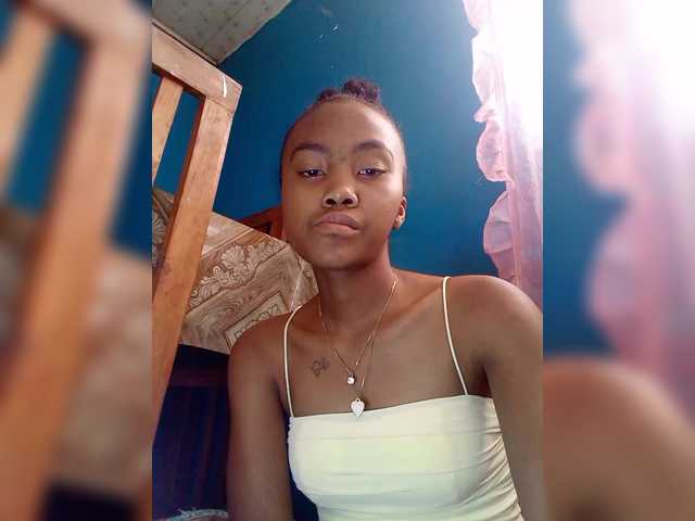 Stella11's BongaCams show and profile