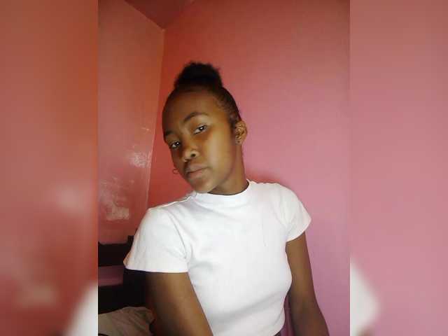 Stella11's BongaCams show and profile