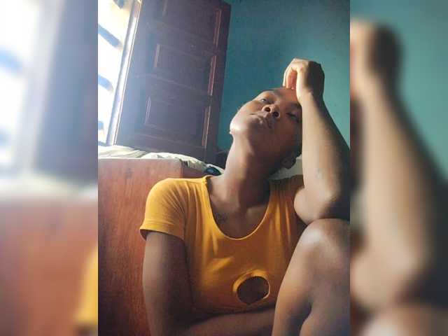 Stella11's BongaCams show and profile