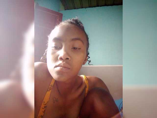 Stella11's BongaCams show and profile