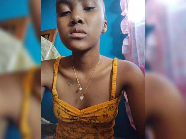 Stella11's BongaCams show and profile