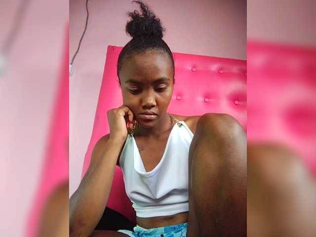 Stella11's BongaCams show and profile