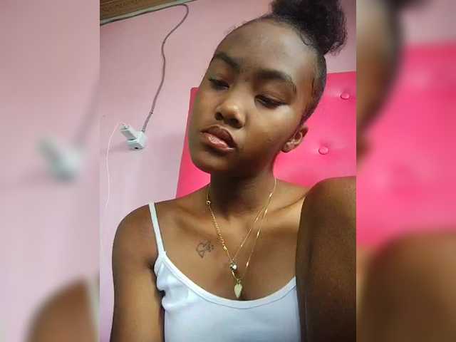 Stella11's BongaCams show and profile