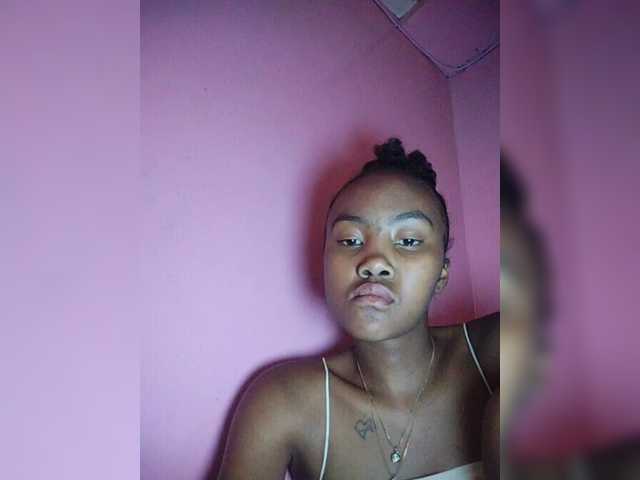 Stella11 live cam profile