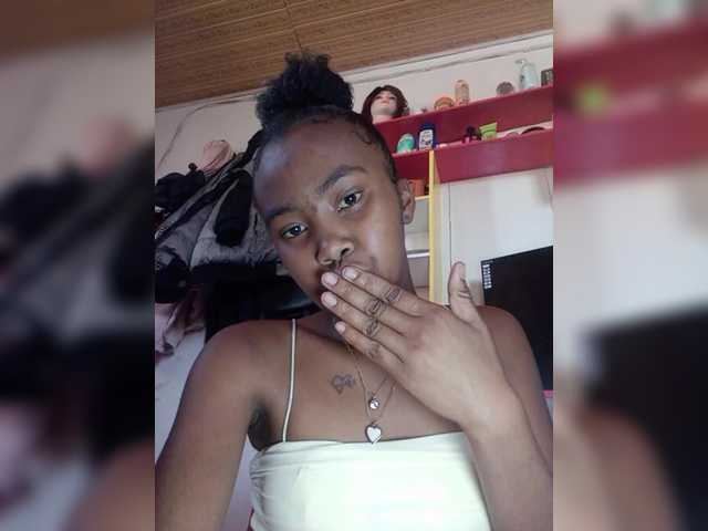 Stella11's BongaCams show and profile