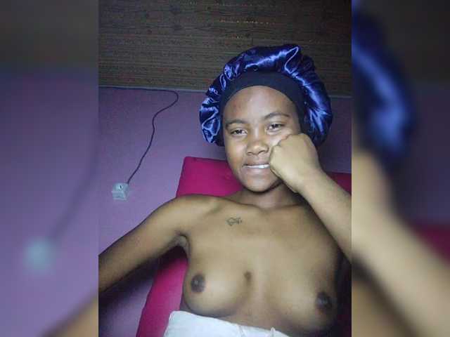 Stella11 live cam profile