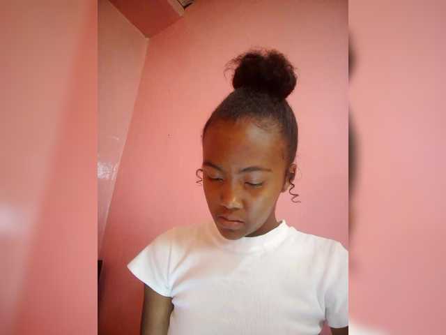 Stella11's BongaCams show and profile