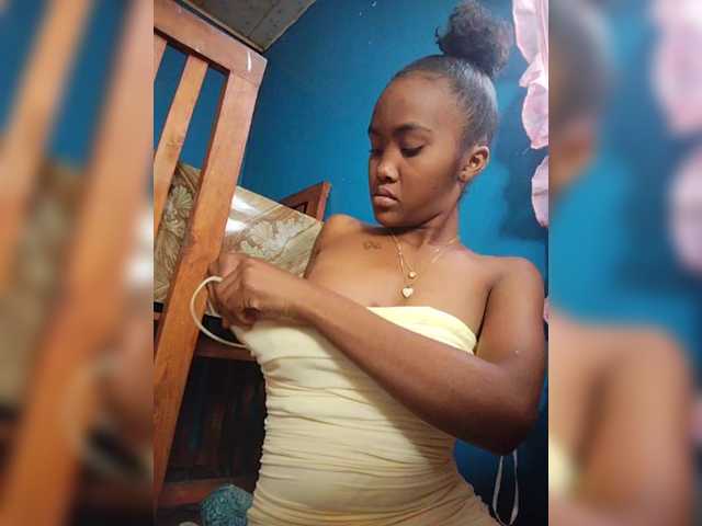 Stella11's BongaCams show and profile