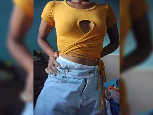 Stella11's BongaCams show and profile