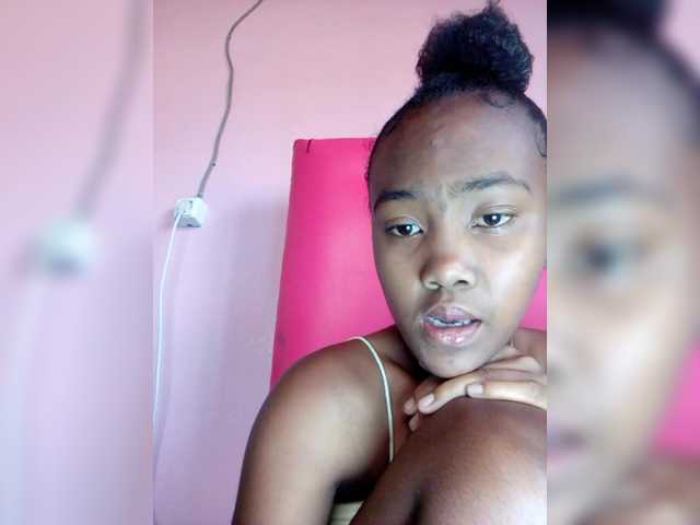 Stella11's BongaCams show and profile