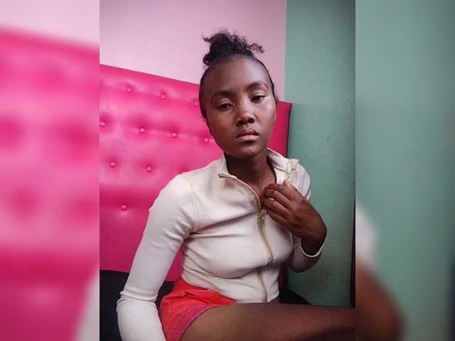 Stella11's BongaCams show and profile