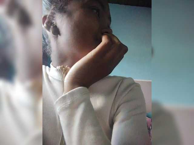 Stella11's BongaCams show and profile