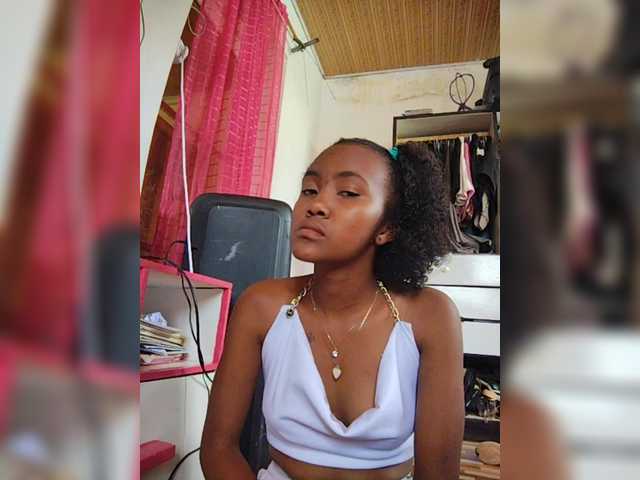 Stella11's BongaCams show and profile