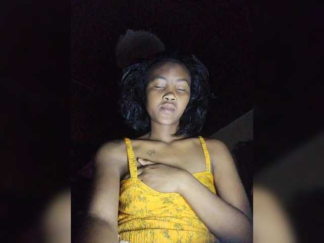 Stella11's BongaCams show and profile