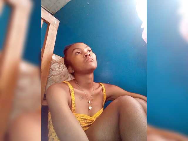 Stella11's BongaCams show and profile