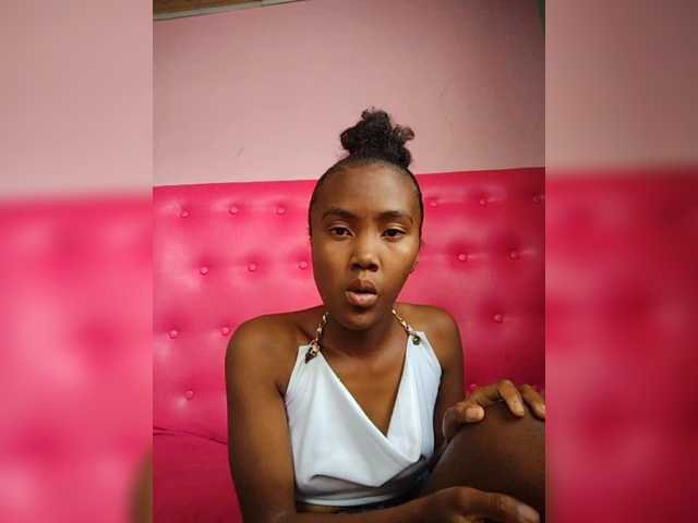 Stella11's BongaCams show and profile