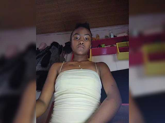 Stella11's BongaCams show and profile