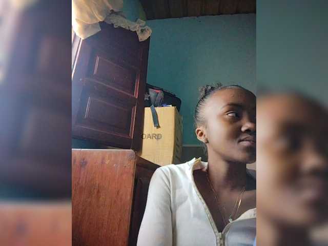 Stella11 live cam profile