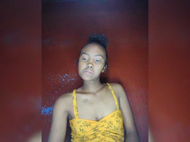 Stella11's BongaCams show and profile