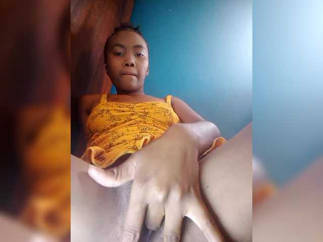 Stella11's BongaCams show and profile